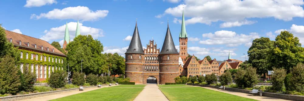Stadtansicht von Lübeck für Dachsanierung und regionale Dachdecker-Fachbetriebe